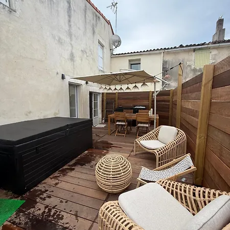 Cocon Avec Jacuzzi Периньи